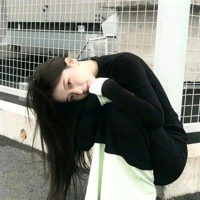 踉跄女孩